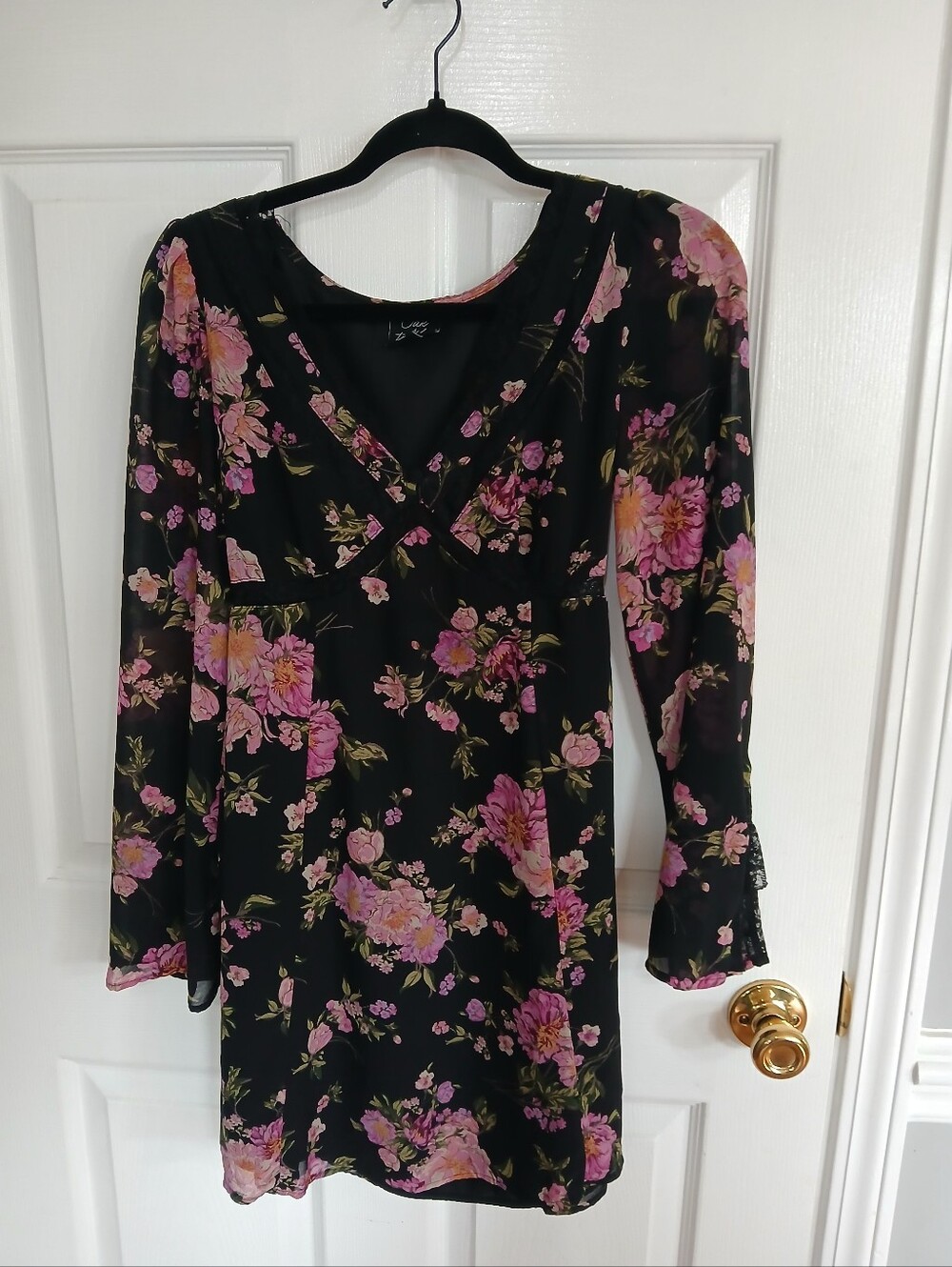 Oak And Trellis Women’s Black Floral V-Neck Dress with Pink Blooms Fairy Grunge